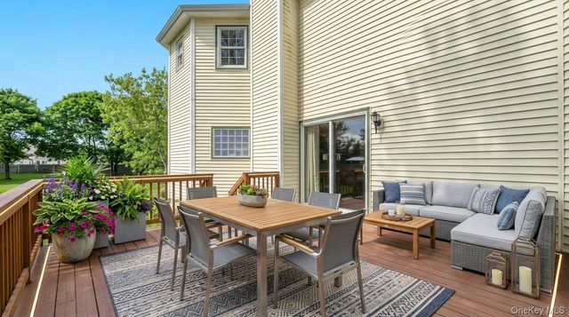 506 Moriches Middle Island Road, Manorville, NY 11949