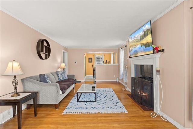 49 Cove St, Pawtucket, RI 02861