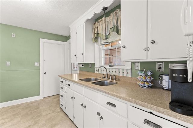 49 Cove St, Pawtucket, RI 02861