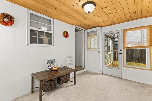 49 Cove St, Pawtucket, RI 02861