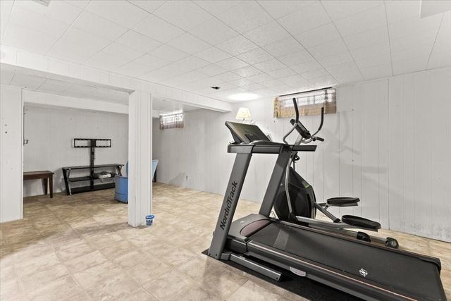 49 Cove St, Pawtucket, RI 02861