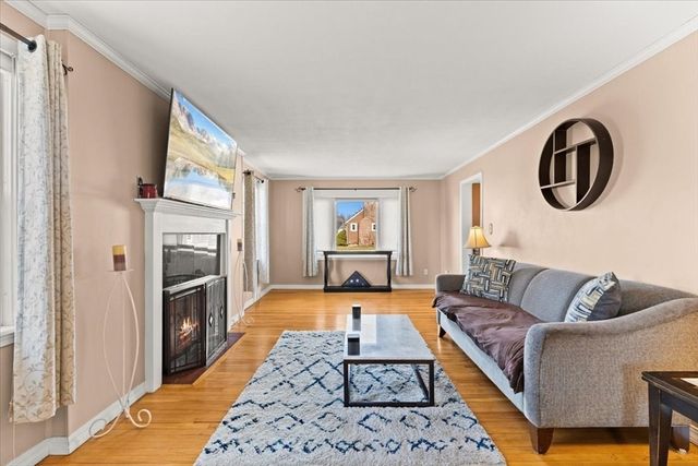 49 Cove St, Pawtucket, RI 02861