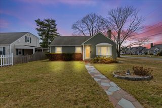 49 Cove St, Pawtucket, RI 02861