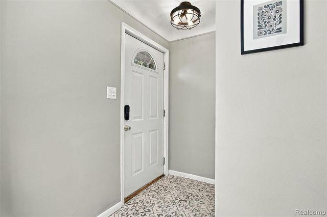 18329 Norwich Road, Livonia, MI 48152