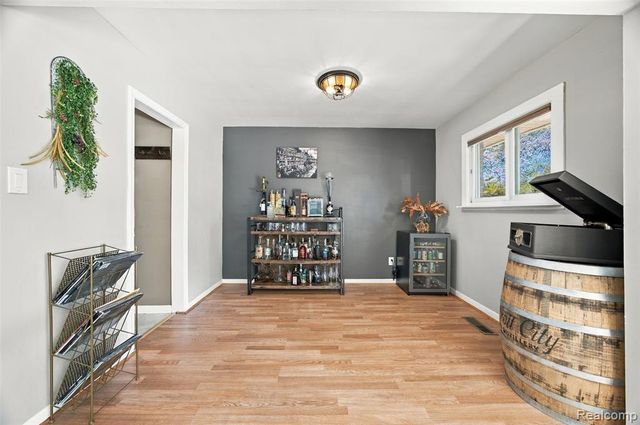 18329 Norwich Road, Livonia, MI 48152