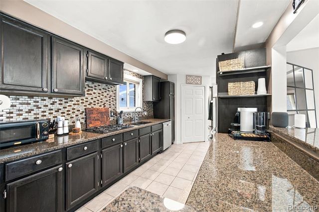 18329 Norwich Road, Livonia, MI 48152