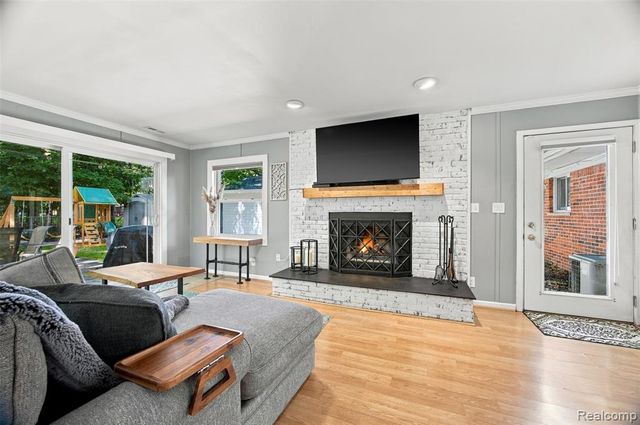 18329 Norwich Road, Livonia, MI 48152