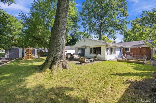 18329 Norwich Road, Livonia, MI 48152