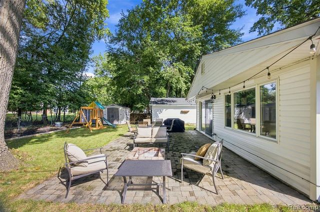 18329 Norwich Road, Livonia, MI 48152