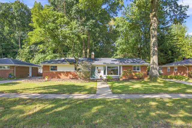 18329 Norwich Road, Livonia, MI 48152