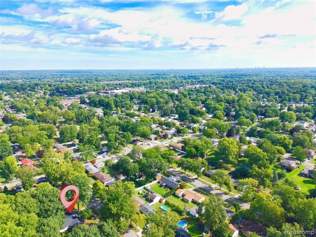 18329 Norwich Road, Livonia, MI 48152