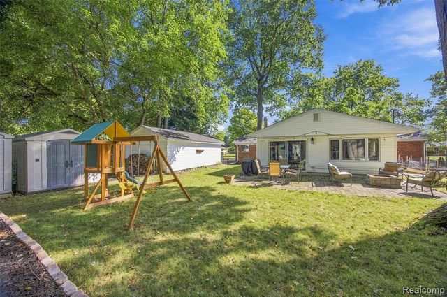 18329 Norwich Road, Livonia, MI 48152