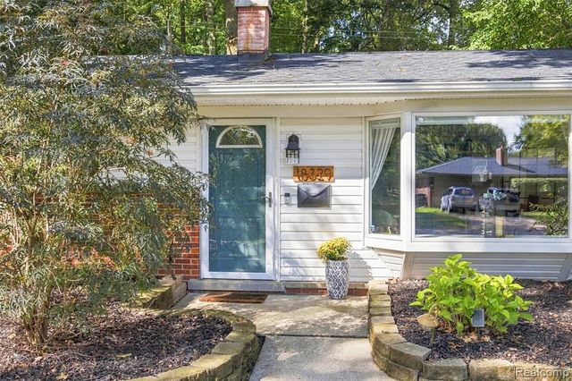 18329 Norwich Road, Livonia, MI 48152