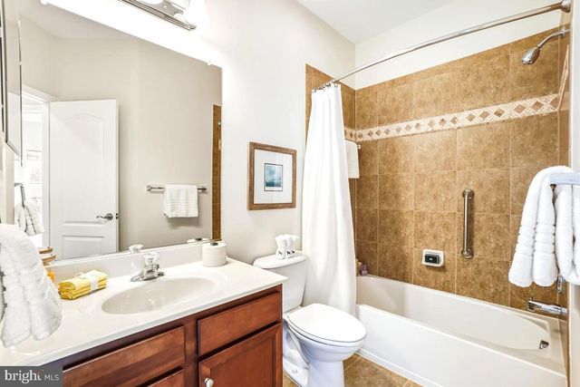 2207 LEESBOROUGH DR, Silver Spring, MD 20902