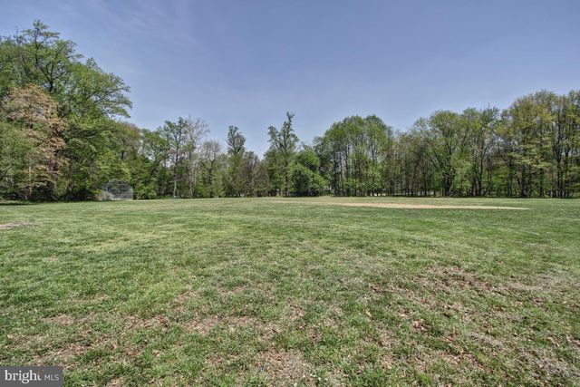 2207 LEESBOROUGH DR, Silver Spring, MD 20902