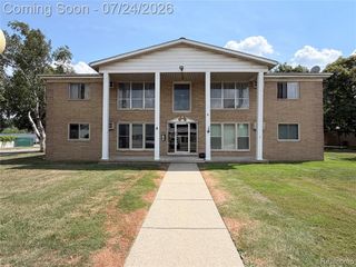 26305 W 7 Mile Rd Road 201, Redford, MI 48240