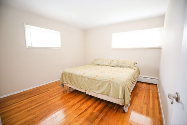 12 London Road, Windsor, CT 06095