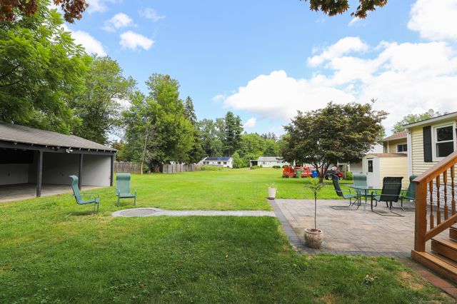 12 London Road, Windsor, CT 06095