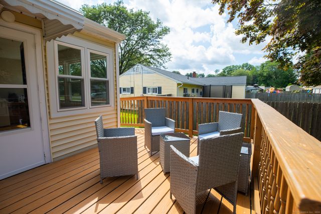 12 London Road, Windsor, CT 06095