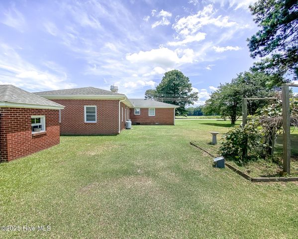 202 Winfall Boulevard, Hertford, NC 27944