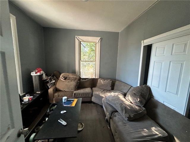 828 Crest Ave, Charleroi Boro, PA 15022