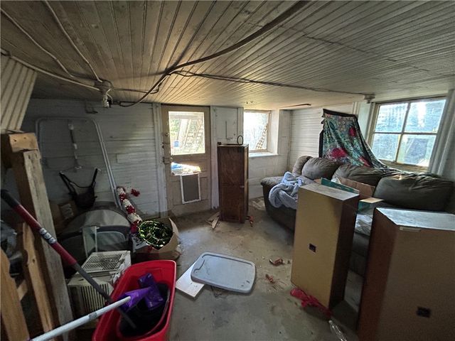 828 Crest Ave, Charleroi Boro, PA 15022