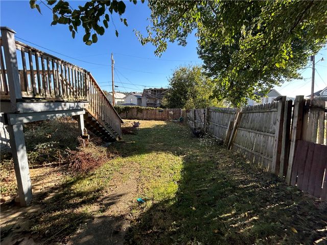 828 Crest Ave, Charleroi Boro, PA 15022