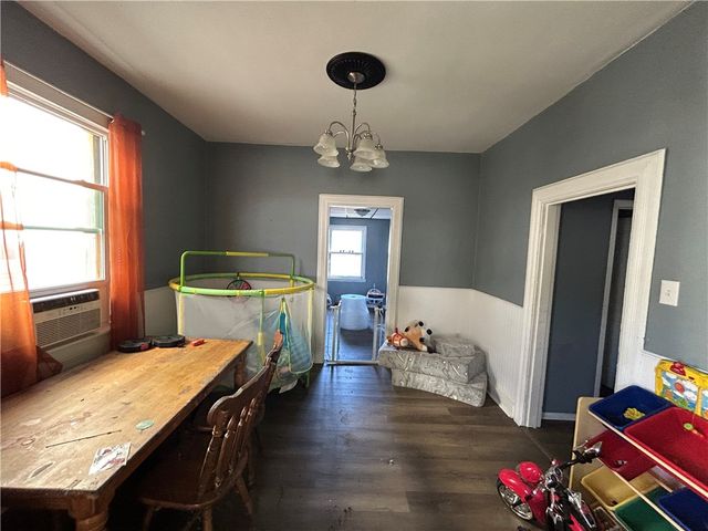 828 Crest Ave, Charleroi Boro, PA 15022