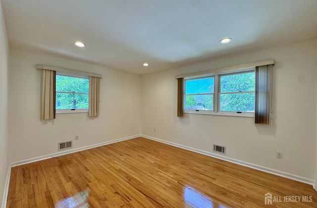 19 Library Place, Edison, NJ 08820