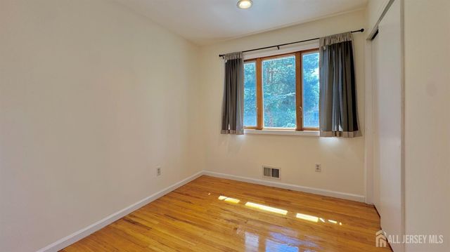 19 Library Place, Edison, NJ 08820