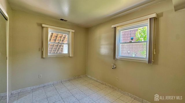 19 Library Place, Edison, NJ 08820