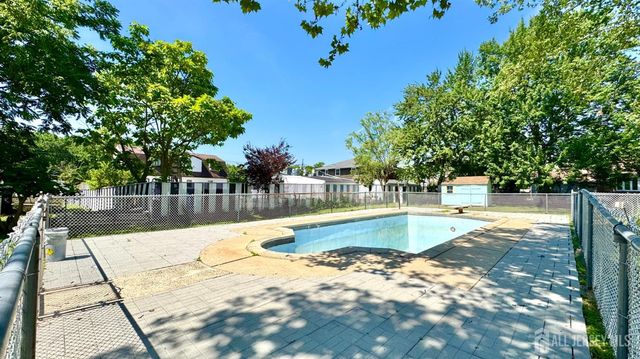 19 Library Place, Edison, NJ 08820
