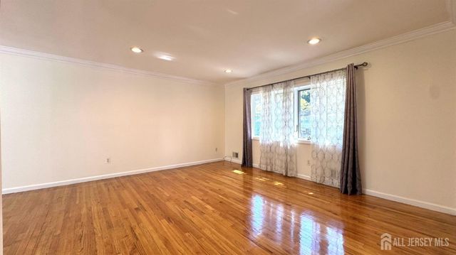 19 Library Place, Edison, NJ 08820