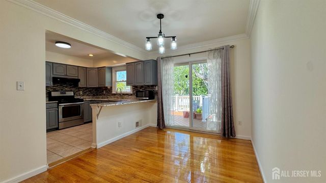 19 Library Place, Edison, NJ 08820
