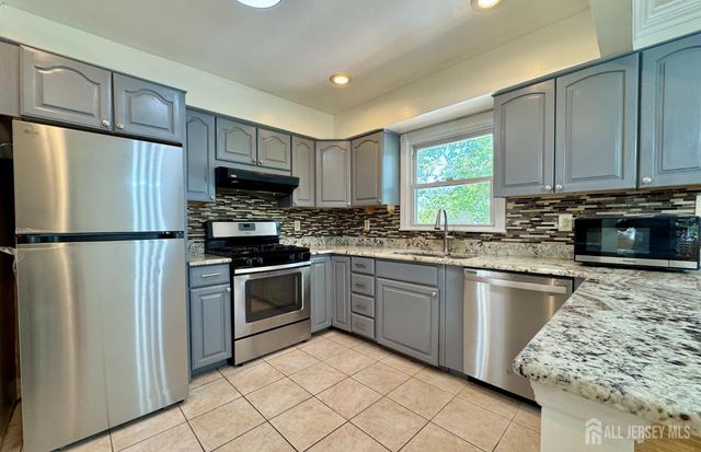 19 Library Place, Edison, NJ 08820