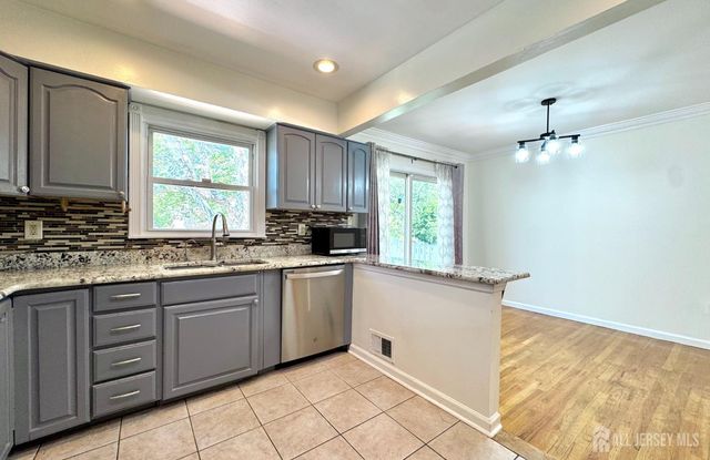 19 Library Place, Edison, NJ 08820