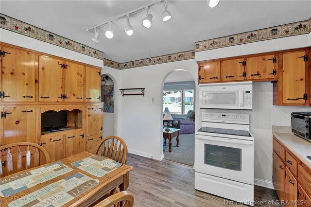 2595 E Robin Road, New Albany, IN 47150
