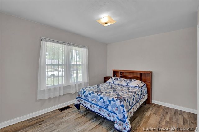 2595 E Robin Road, New Albany, IN 47150