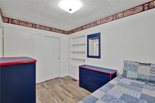 2595 E Robin Road, New Albany, IN 47150