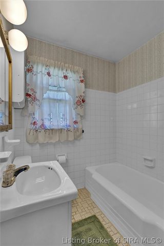 2595 E Robin Road, New Albany, IN 47150