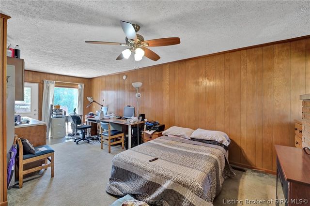 2595 E Robin Road, New Albany, IN 47150