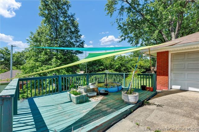 2595 E Robin Road, New Albany, IN 47150