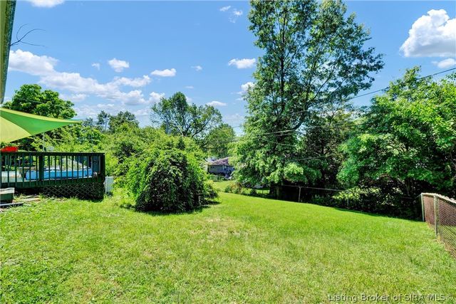 2595 E Robin Road, New Albany, IN 47150