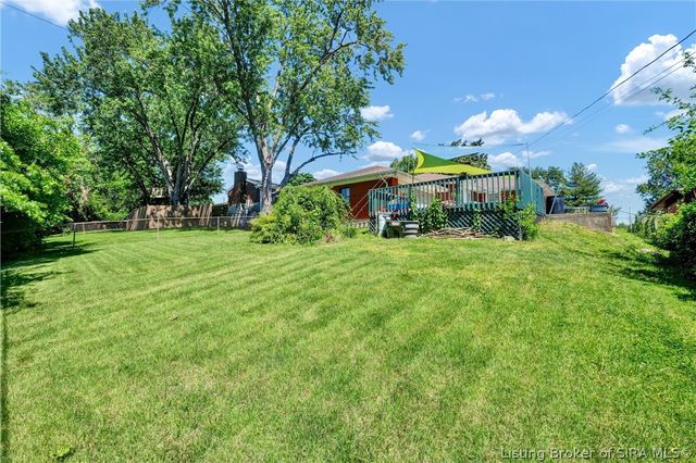 2595 E Robin Road, New Albany, IN 47150