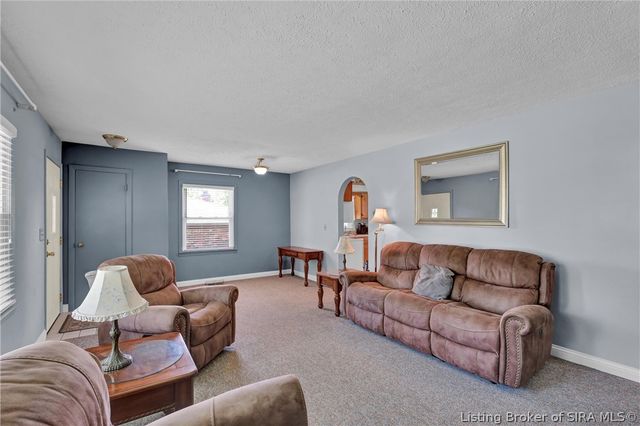 2595 E Robin Road, New Albany, IN 47150
