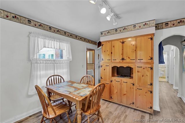 2595 E Robin Road, New Albany, IN 47150