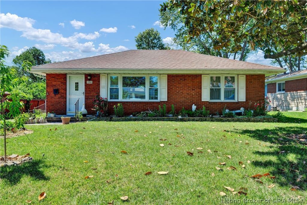 2595 E Robin Road, New Albany, IN 47150