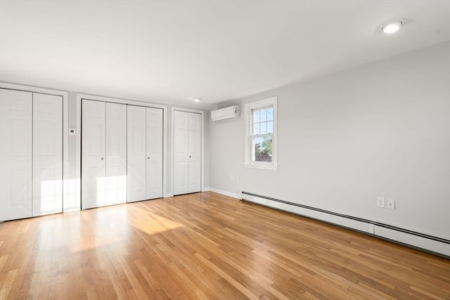 24 Bloomfield St, Quincy, MA 02171