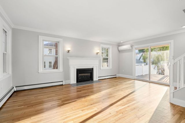 24 Bloomfield St, Quincy, MA 02171