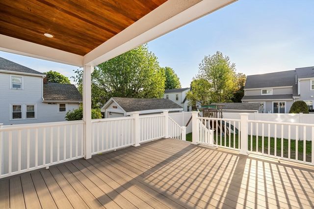 24 Bloomfield St, Quincy, MA 02171